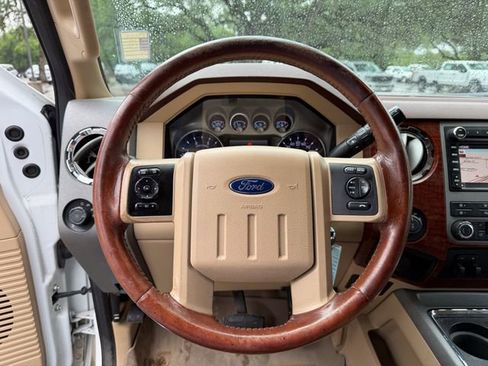 Used 2011 Ford F250 King Ranch w/ King Ranch w/Chrome Pkg AWD/4WD image 10
