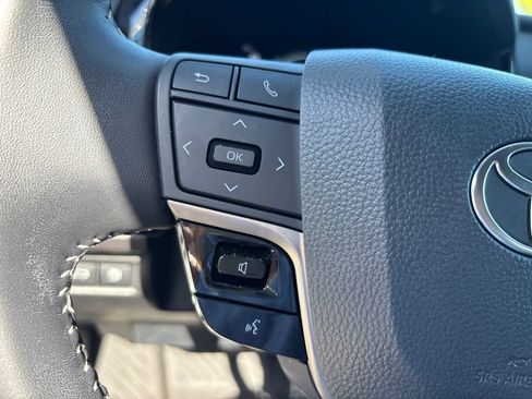 Used 2026 Toyota Camry SE w/ Convenience Package FWD image 19