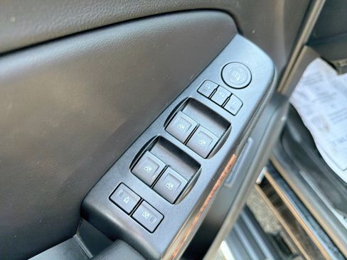 Used 2019 Chevrolet Suburban Premier w/ Premier Plus Edition AWD/4WD image 15