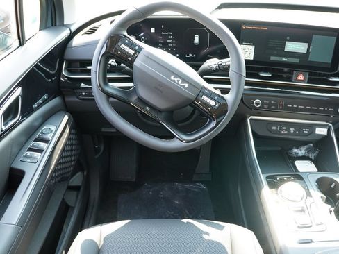 New 2027 Kia Carnival SX Prestige FWD image 16