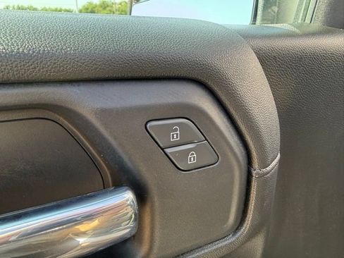 Used 2022 Chevrolet Silverado 1500 RST AWD/4WD image 12