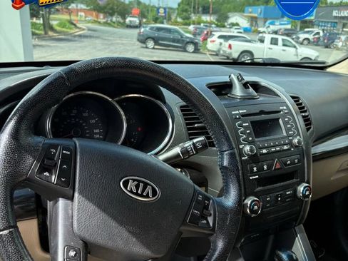 Used 2011 Kia Sorento EX FWD image 3