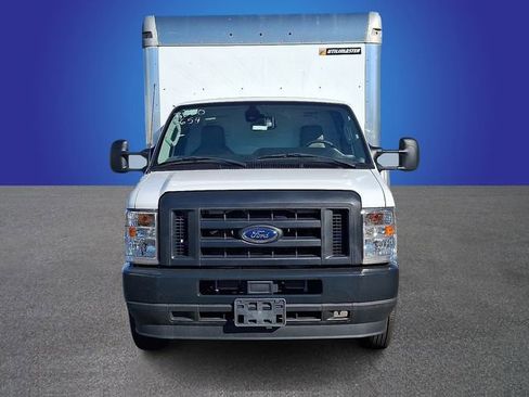 Used 2024 Ford E-450 and Econoline 450 Super Duty w/ Driver's Safety Package image 2