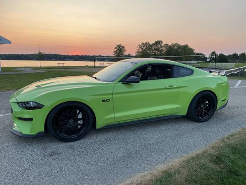 Used 2020 Ford Mustang GT RWD image 1