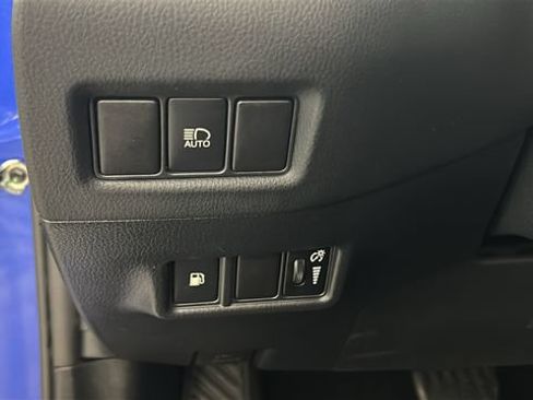 Used 2020 Toyota C-HR LE FWD image 19