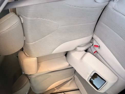 Used 2013 Toyota Venza LE FWD image 11