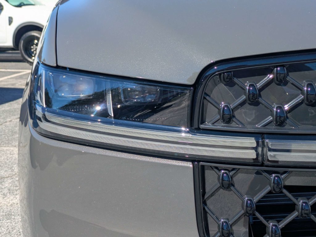 New 2027 Lincoln Navigator L Black Label AWD/4WD image 10