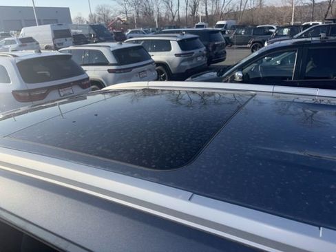 Used 2024 Nissan Rogue SV w/ SV Premium Package image 11