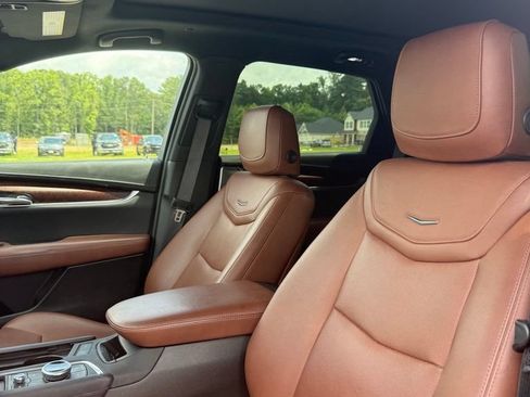 Used 2023 Cadillac XT5 Premium Luxury w/ Technology Package FWD image 10
