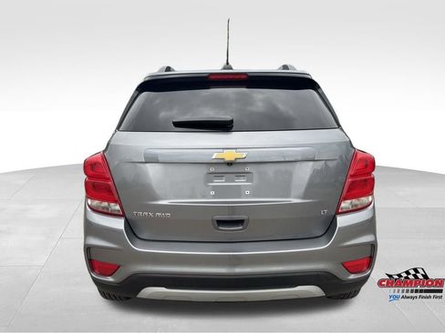 Used 2019 Chevrolet Trax LT w/ LT Convenience Package image 4