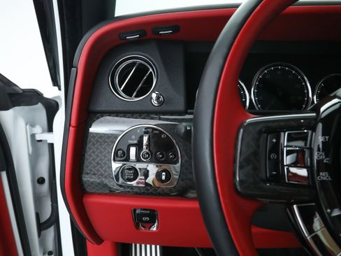 Used 2023 Rolls-Royce Cullinan Black Badge w/ Dark Exterior Package image 32