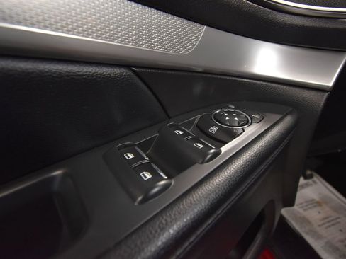 Used 2017 Ford Explorer XLT w/ Equipment Group 202A image 6