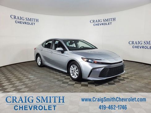 Used 2025 Toyota Camry LE image 28