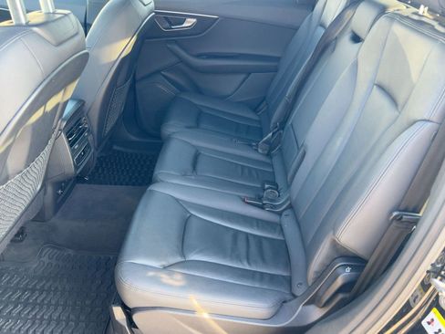 Certified 2023 Audi Q7 Premium w/ Convenience Package image 15