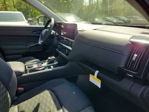 New 2026 Nissan Pathfinder SV AWD/4WD image 32