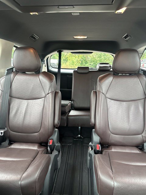 Used 2021 Toyota Sienna Platinum AWD/4WD image 21