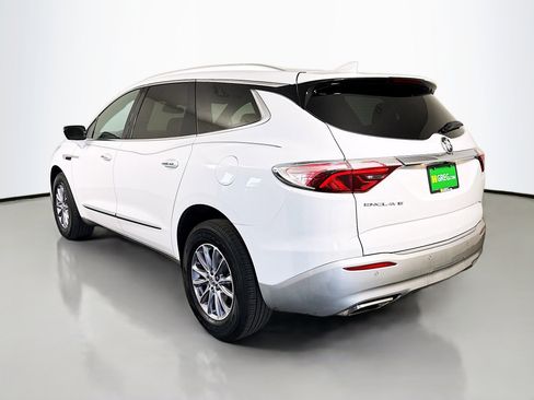 Used 2023 Buick Enclave Essence image 7