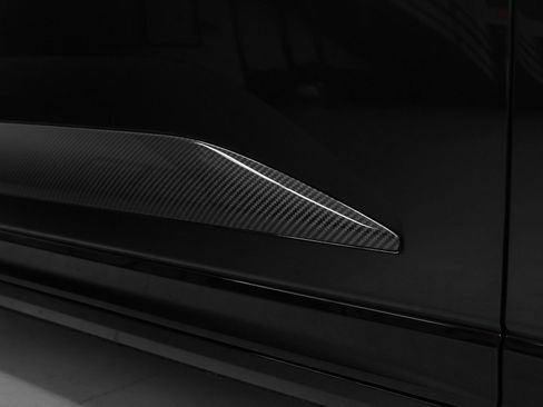 New 2025 Porsche Macan Turbo Electric image 16