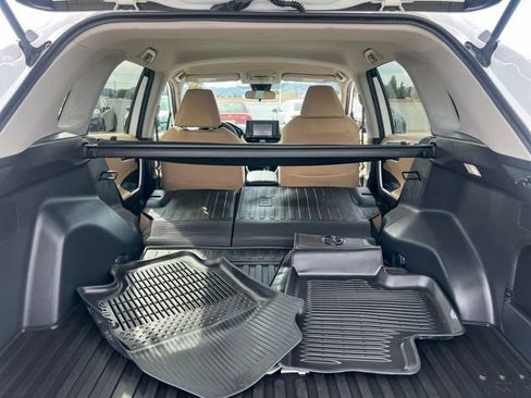 Used 2022 Toyota RAV4 LE FWD image 38