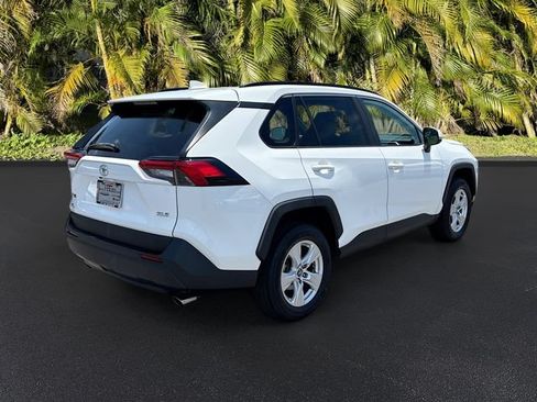 Used 2021 Toyota RAV4 XLE FWD image 4
