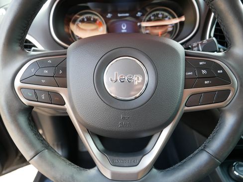 Used 2019 Jeep Cherokee Limited AWD/4WD image 25