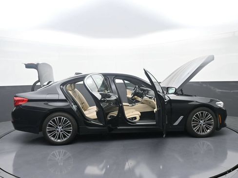 Used 2019 BMW 530i RWD image 44