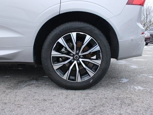 Used 2025 Volvo XC60 B5 Plus image 34