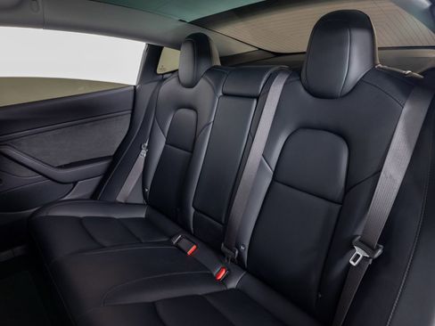 Used 2018 Tesla Model 3 Performance image 17