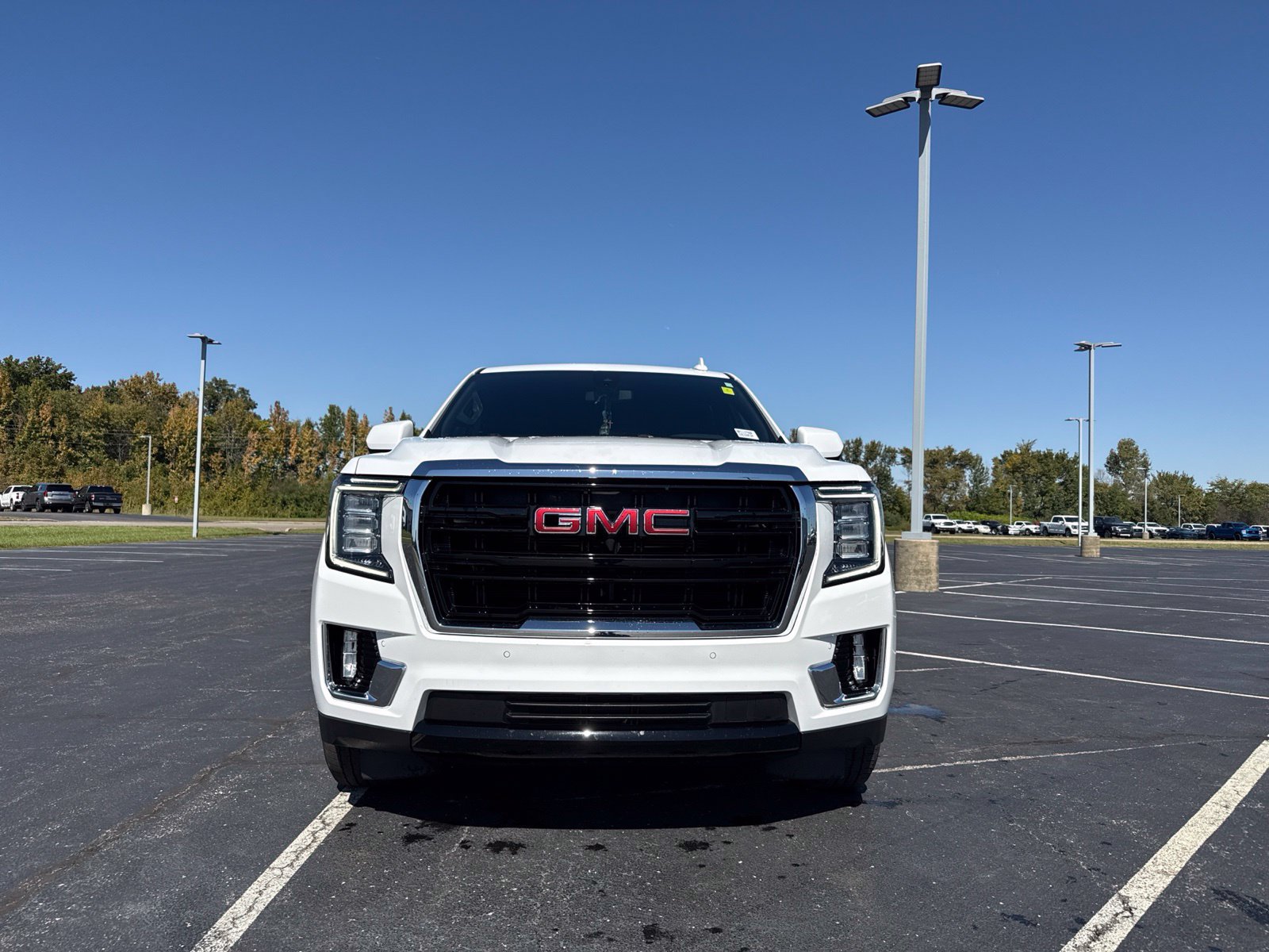 Used 2022 GMC Yukon SLE w/ Gmc Pro Safety Plus Package AWD/4WD image 11