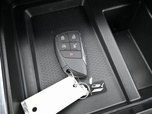 Used 2025 GMC Acadia Elevation image 14