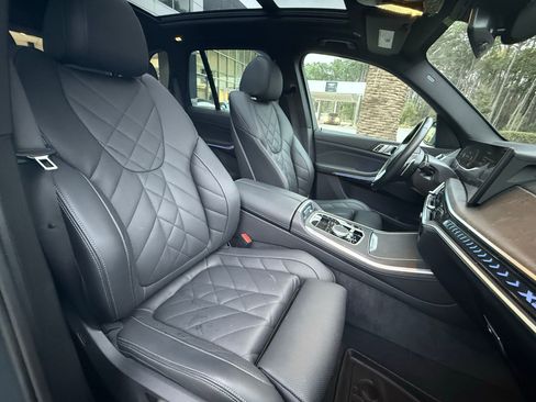 Used 2024 BMW X5 xDrive40i w/ M Sport Package image 28