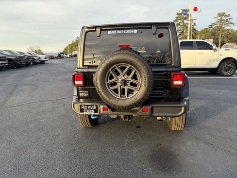 Used 2024 Jeep Wrangler Unlimited w/ LED Headlamp & Fog Lamp Group image 5