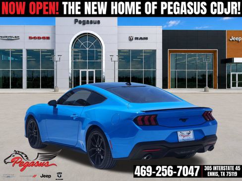 Used 2024 Ford Mustang Coupe RWD image 4