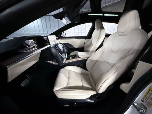 Used 2021 Tesla Model S Plaid image 17