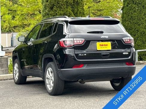 Used 2024 Jeep Compass Latitude AWD/4WD image 4