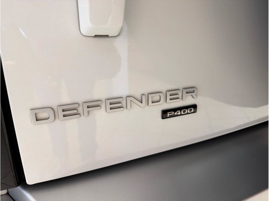 Used 2023 Land Rover Defender 130 SE AWD/4WD image 45