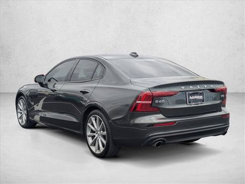 Used 2021 Volvo S60 T5 Momentum FWD image 8