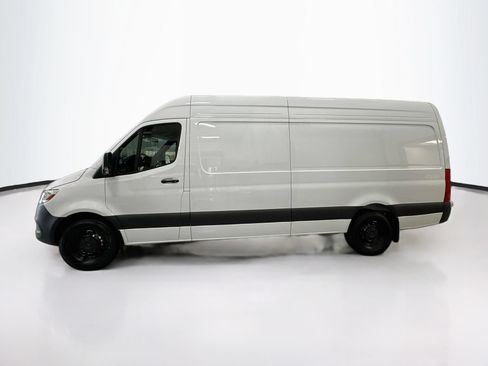 Used 2025 Mercedes-Benz Sprinter 2500 image 5