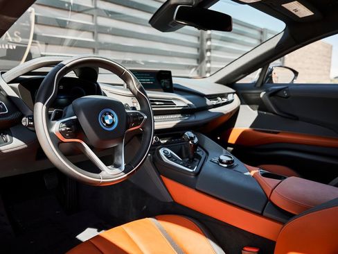 Used 2019 BMW i8 Coupe AWD/4WD image 2