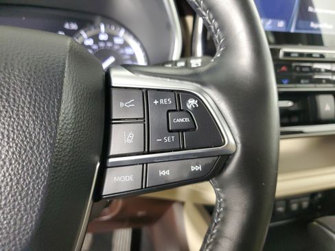 Used 2020 Toyota Highlander Limited image 37