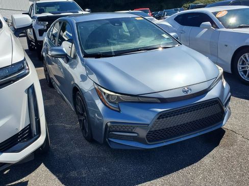 Used 2020 Toyota Corolla SE FWD image 2