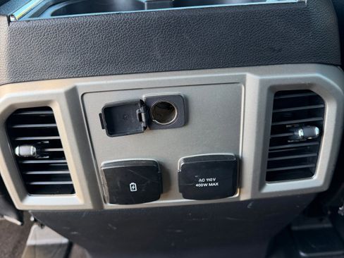 Used 2020 Ford F150 Lariat image 12