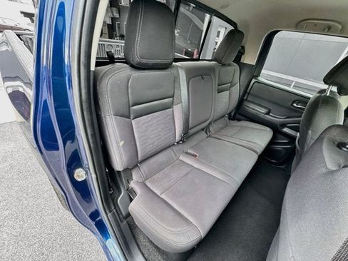Used 2022 Nissan Frontier SV AWD/4WD image 21