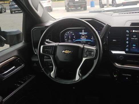 Used 2025 Chevrolet Silverado 2500 LT AWD/4WD image 17