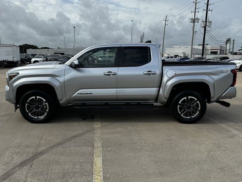 Used 2025 Toyota Tacoma TRD Sport AWD/4WD image 6