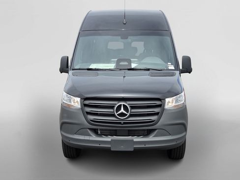 New 2025 Mercedes-Benz Sprinter 2500 image 9