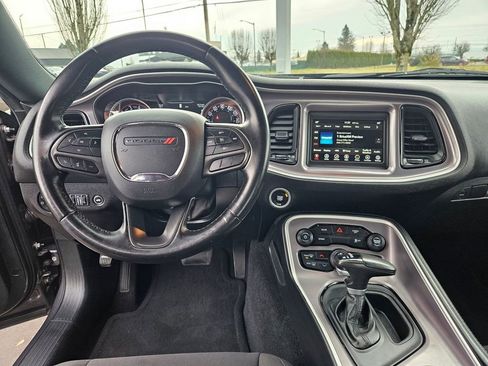 Used 2022 Dodge Challenger SXT RWD image 24