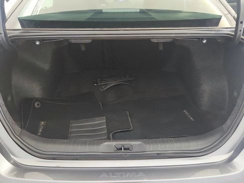 Used 2024 Nissan Altima 2.5 SV FWD image 35
