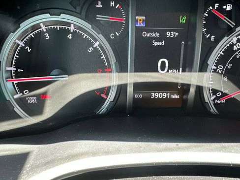 Used 2024 Toyota 4Runner TRD Sport AWD/4WD image 6