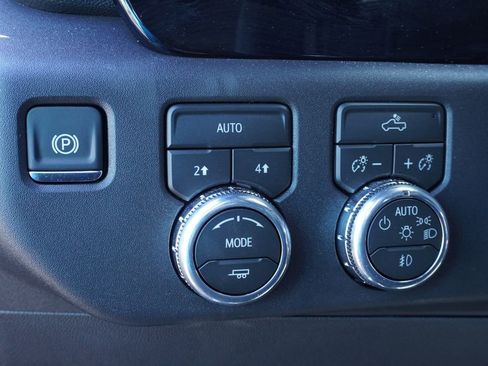 New 2026 GMC Sierra 1500 Elevation image 18